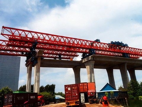 中交二航虎門(mén)大(dà)橋2000t架橋機(jī)